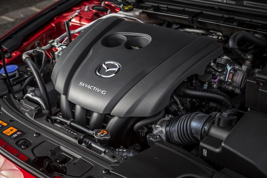 Моторный отсек Mazda3 Hatchback 2019 года  (AU) (фото 9 из 46)